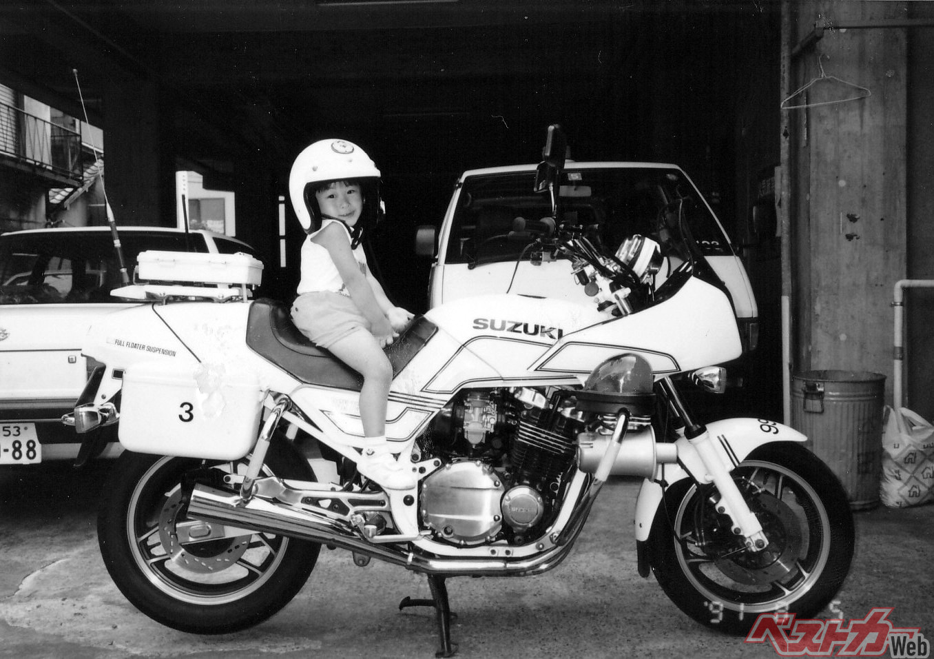 当時筆者が乗っていたのは、スズキのGSX750P。車重は約300キロ