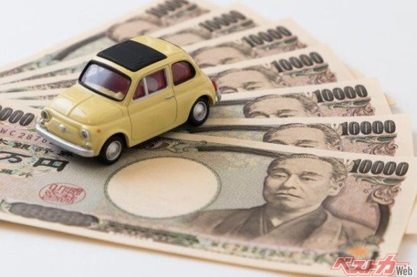 サブスクだと頭金がないことやクルマにかかる費用の見通しがつきやすいなど有利な点が多い。特に任意保険料の高い若いユーザーにもおすすめしたいサービスのひとつである