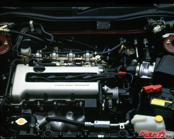 搭載されたエンジンは1.8L＆2Lの直4で、4速ATと5速MTが設定された（写真はSR20DEエンジン）