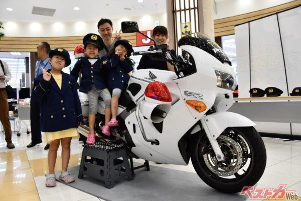 クルマと自転車＆バイクについて学ぼう!!　ブリヂストンがJAFと交通安全啓発イベントを埼玉県羽生市で開催！