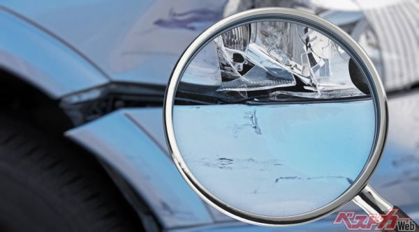 ユーザーが自動車保険を使って修理する際には非常に厳しいチェックが行われるが、損害保険会社側はビッグモーターの請求を鵜呑みにして支払っていたという（bluedesign＠AdobeStock）
