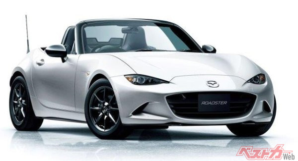 マツダロードスターS(全長3915×全幅1735×全高1235mm/6速MT/車体価格:268万9500円)