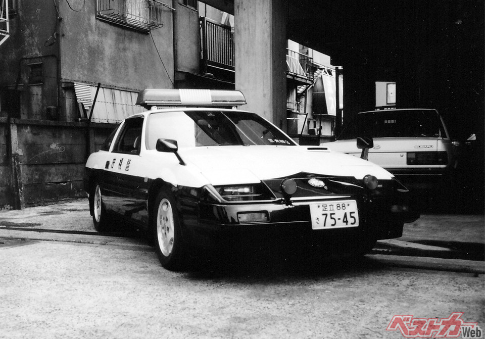 交機隊の顔的な存在だったZ31フェアレディZパトカー。班長時代にけっこう乗った記憶がある