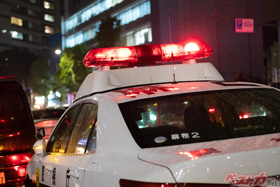 暗黒の夜へ。交通機動隊 泊まり込み夜勤のウラ側をご紹介