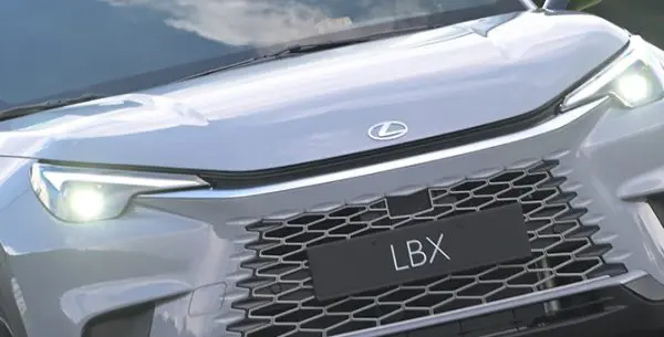 質感に脱帽……小さくてもやっぱりレクサスだわ!!　LBXはヤリスクロスベースでも上質感がハンパない！