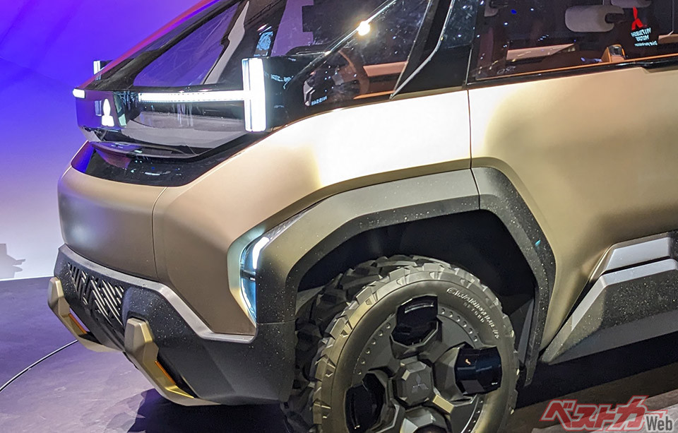 こ…この異形のSUVが次期デリカD:5!?? 「デリカコンセプト」世界初公開