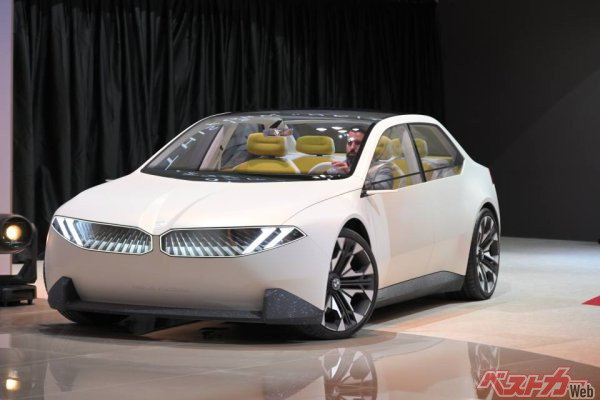 ジャパンモビリティショーでワールドプレミアとなったBMW Vision NEUE KLASSE。2035年にはリリース予定の新時代BMWだ