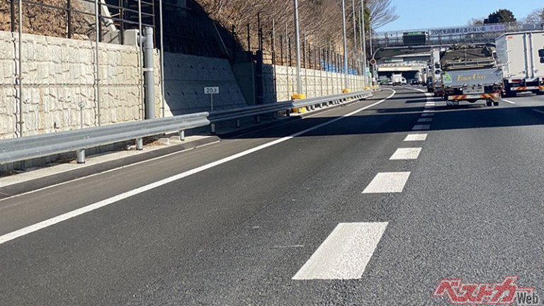 東名高速道路の補助車線はいつ使えばよいの? 渋滞以外でもOK?? 現状の使われ方と正しい使い方