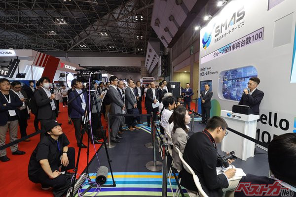 2023年10月26日にジャパンモビリティショー会場内で開催された記者発表会では、多くの記者・関係者が訪れた