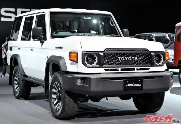 ワールドプレミアで展示されたホワイトの70。当然こちらは国内仕様だ