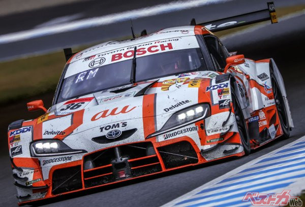 3位で終わると逆転されることもあり得たが、2位に浮上し自力でチャンピオンを獲得した<br>36号車 au TOM’S GR Supra(坪井 翔/宮田莉朋)