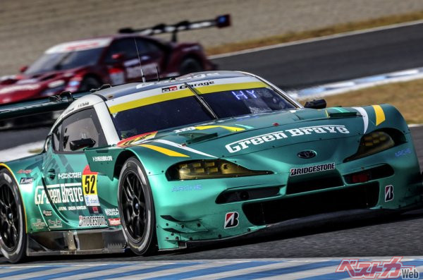 300クラスのランキングトップ52号車埼玉トヨペットGB GR Supra GT(吉田広樹/川合孝汰)。<br>金持ち喧嘩せず?で7番手スタートから7位入賞でチャンピオンに