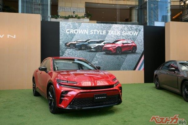 新型クラウンスポーツ(全長4720×全幅1880×全高1565mm/車体価格590万円)