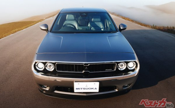 ケンメリ特有の丸4灯の精悍なフロントマスクを再現