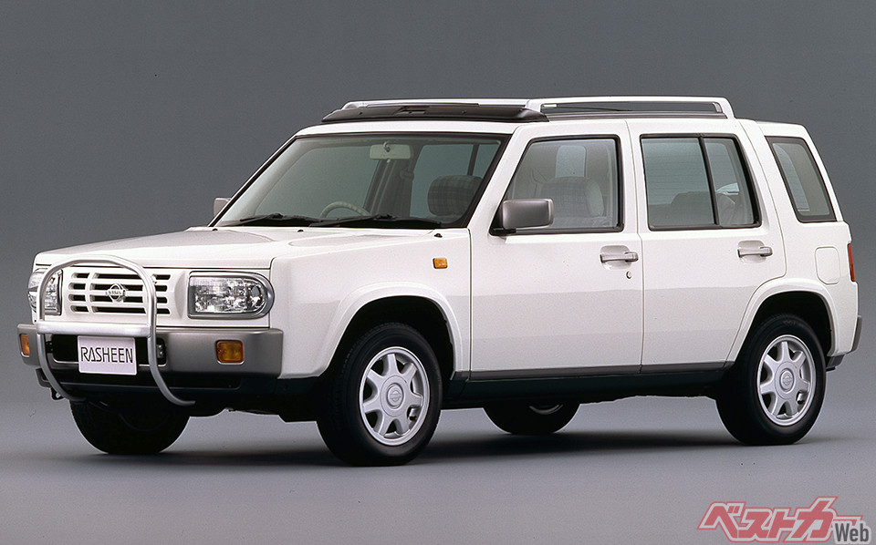 日産 ラシーン(1994~2000年)。車名の由来は「羅針盤」。そして発売当時に開設された日産のホームページにつけられたタイトルは「日産羅針盤」。大きな期待を寄せられたクルマでしたが、2000年の販売終了以降、名前を受け継ぐ後継車が登場していません