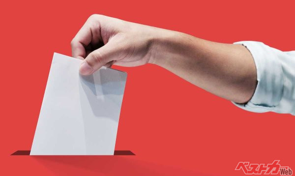 こちらはイメージでして、実際のご投票はスマホやパソコンからぜひとも！ 写真：ifriday@AdobeStock
