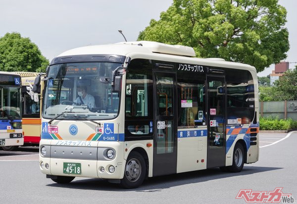 日本全国で幅広く使われている小型バス・日野ポンチョ