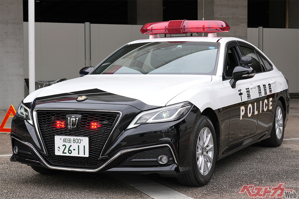 02)クラウンパトカー