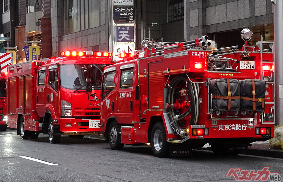 日本で初めて消防車が導入されたのは大阪、東京には1917年に消防ポンプ車が導入されたということです