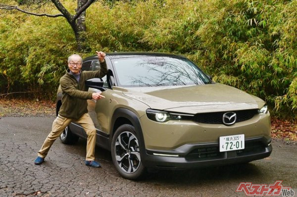 76歳だけど元気ハツラツ! ベテランベストカー読者にはお馴染み”タケちゃんマン”こと、竹平素信氏が誌面に登場だぁ!