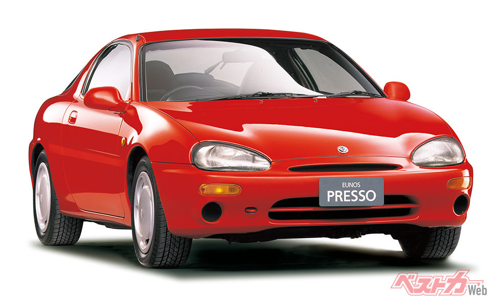 マツダ ユーノス プレッソ&AZ-3（1991～1998年）。プレッソとAZ-3の外観上の違いはエンブレムが違う程度。V6エンジンを搭載していたのは当初プレッソのみでしたが、後にAZ-3にも同エンジン搭載車が登場しました