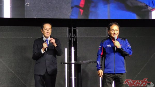 プレスカンファレンスでは辰己英治STI総監督（右）の今シーズンかぎりでの勇退が発表された