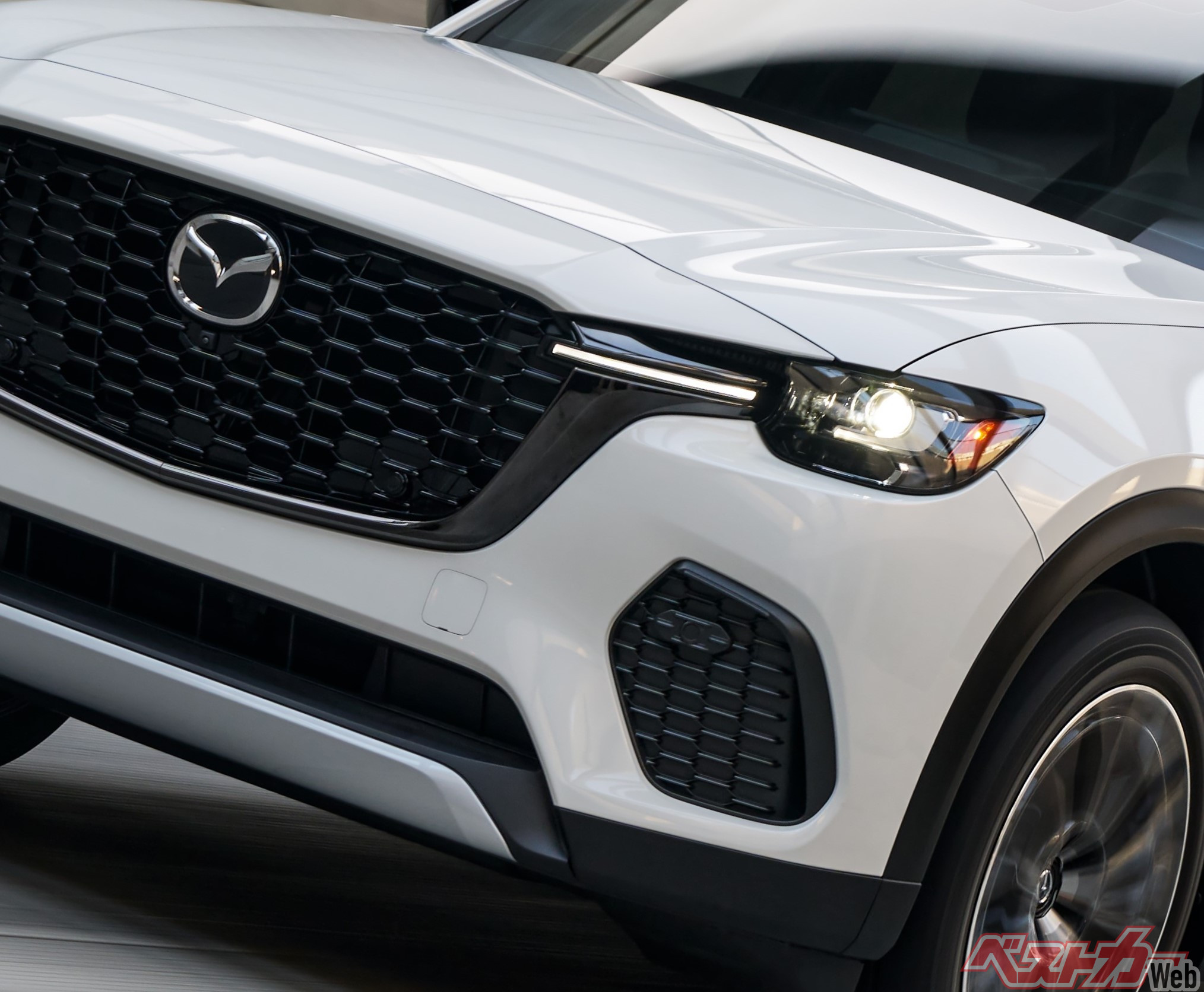 マツダの新型クロスオーバーSUV「CX-70」が世界初公開！ ワイドボディ