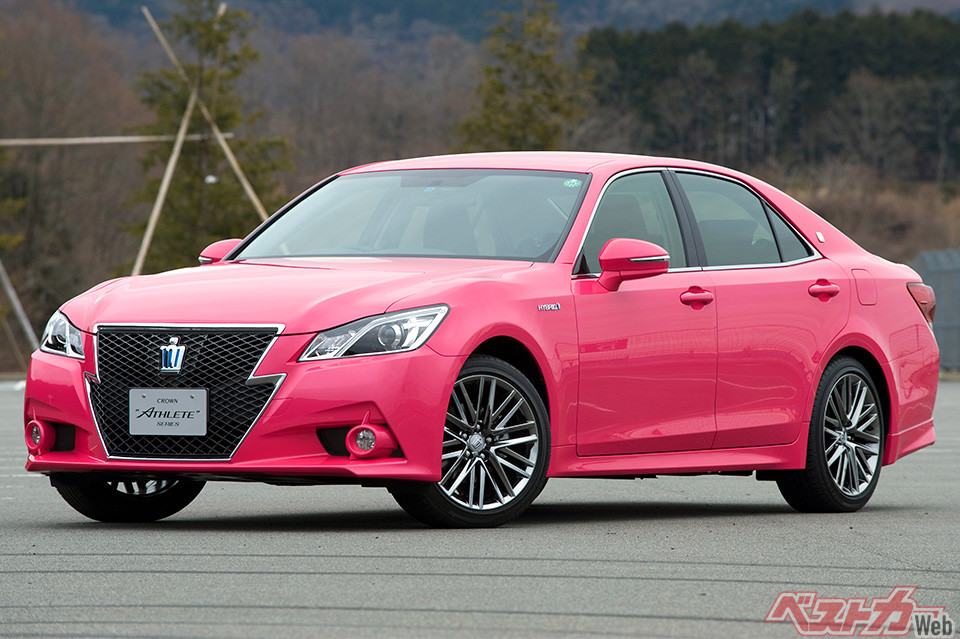 じつはこちらも国産車大賞に輝いたトヨタクラウン(前澤3位/清水1位)。このピンク、懐かしい。それはそれとしてその評価の背景は?
