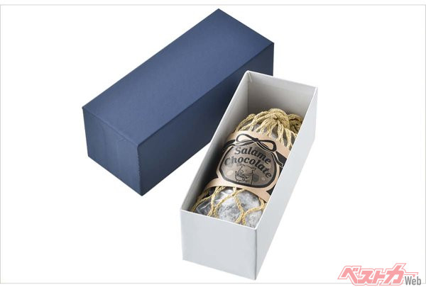『久慈ファーム』サラミチョコ 3100円（冷蔵）　パッケージのイラストや包装も遊び心満載
