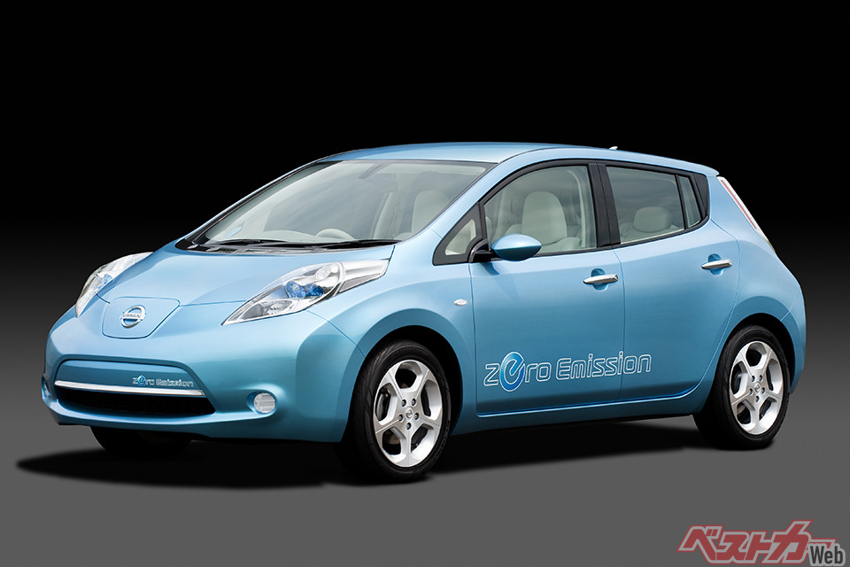 2009年に世界初の量産電気自動車として発表された日産 リーフ
