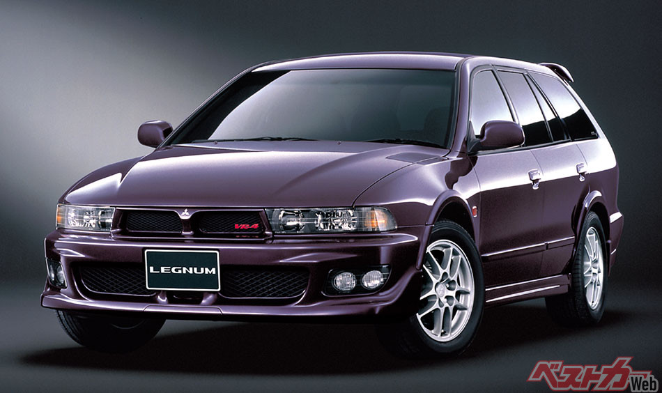三菱 レグナム(1996-2002年)。8代目ギャランをベースに開発されたレグナム。写真はVR-4