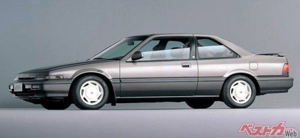 日本に導入された初代アコードクーペは、日本メーカーが現地生産モデルを日本に輸入して販売した第一号