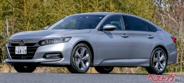 アコードのセダン系としては、初の輸入モデルとなったのが先代モデルでたいから輸入