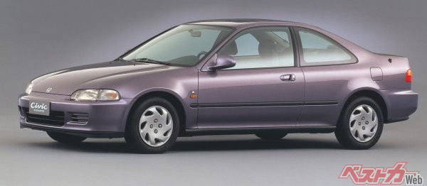 日本に導入された最初のシビッククーペはバランスのいいコンパクトクーペだったが、日本ではブレークせず