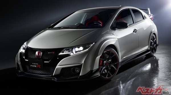 4代目はWTCCのコンペティションモデル。ニュルの7分50秒から750台が限定販売され、速攻で完売