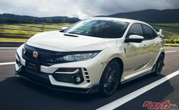 5代目のコテコテとしたデザインは賛否が分かれるが、FFとしての圧巻のポテンシャルは誰もが絶賛