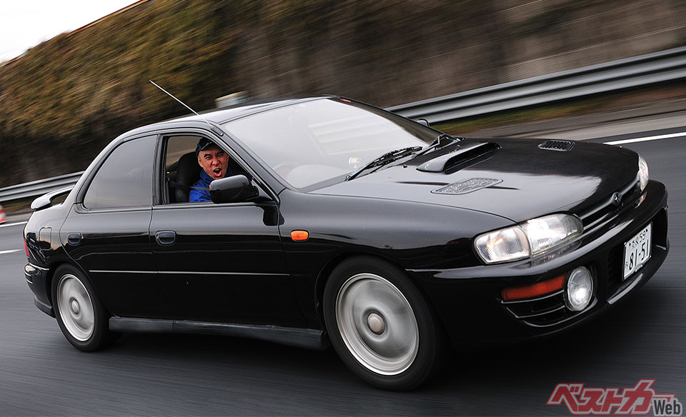 マリオ高野の愛車は初期型インプレッサ。今日も元気に走ってます!