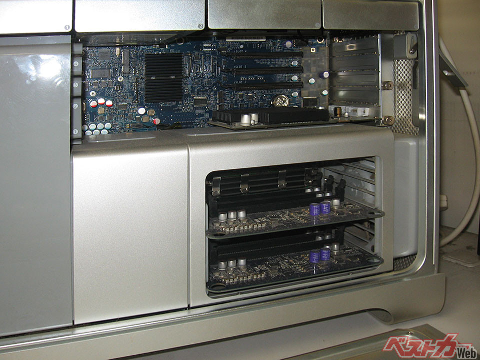 パソコンの拡張カードを交換するみたいに、クルマもASSY(ユニット)単位での修理となる