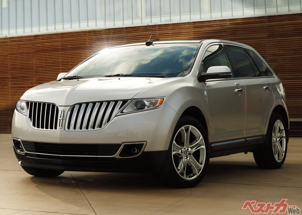 リンカーンMKXのような操作系の簡素化は、BMWの「i-Drive」から始まったと思う