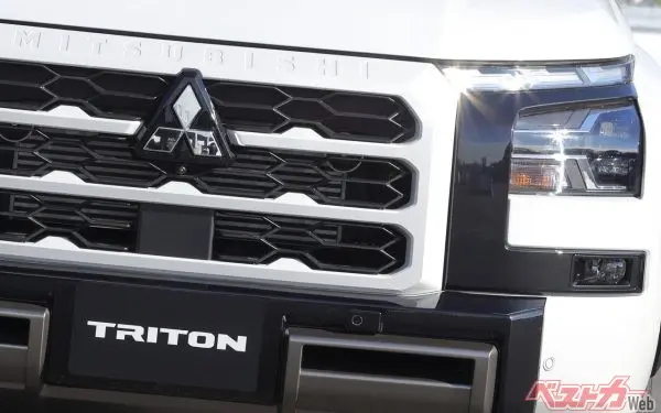 54万が高いのか安いのかすら謎!!　電動トノカバーの意味ってなによ……新型トライトンの純正オプションの存在意義