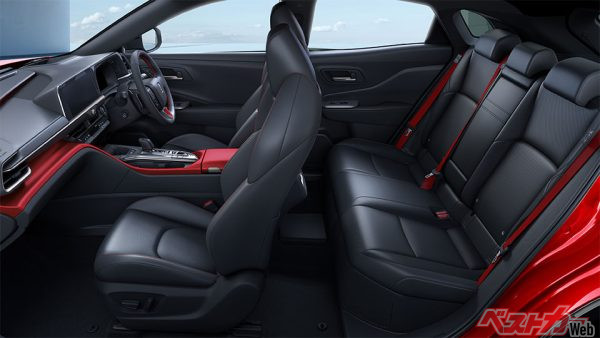 SPORT RS（2.5Lプラグインハイブリッド車）（内装色 ： ブラック＆センシュアルレッド）（2023年12月プラグインハイブリッドモデル発売開始時の公式画像）