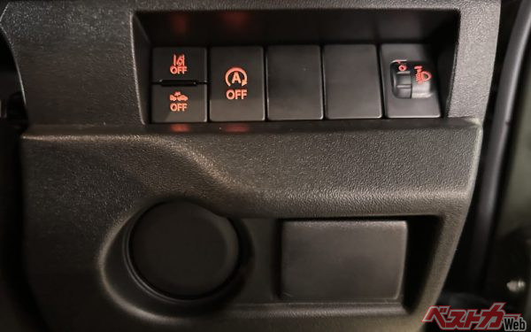 XGはプッシュスタートボタンもサイドミラー調整ボタンもなし!!