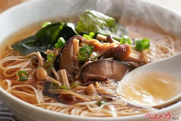 惣菜ランキング1位の『雲仙きのこ本舗』「養々麺」は具材・京七味付きなのがうれしい!!　お湯を注ぐだけの簡単・おいしい「にゅう麺」!!
