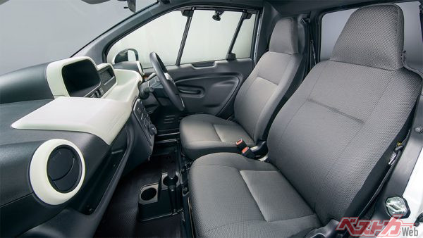 G(内装色ブラック)<オプション装着車>(2020年12月発売開始時の公式画像)