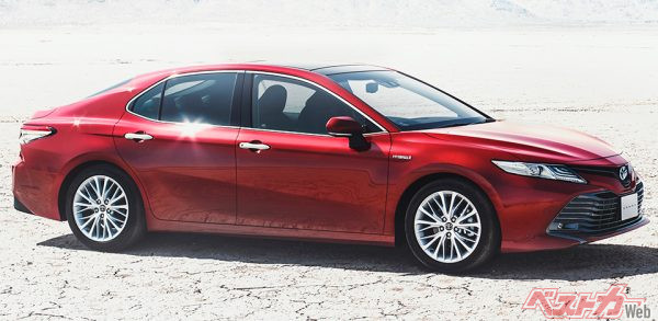 G “レザーパッケージ”(エモーショナルレッド)〈オプション装着車〉(2017年7月発売開始時の公式画像)