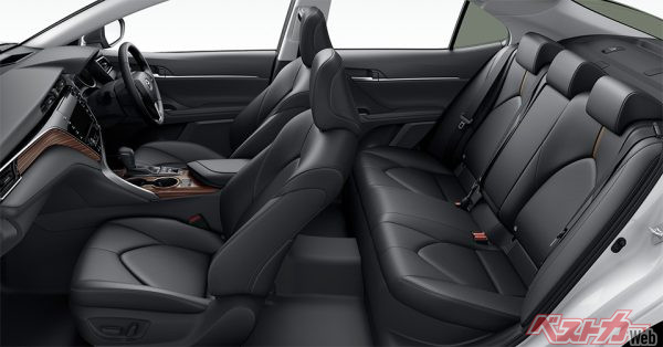 G “レザーパッケージ”(内装色:ブラック)〈オプション装着車〉(2017年7月発売開始時の公式画像)