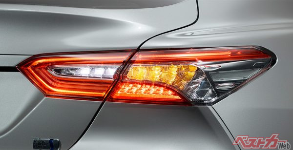 LEDリヤコンビネーションランプ(テール・ストップ・バックアップ・ターン・サイドマーカーランプ)(2017年7月発売開始時の公式画像)