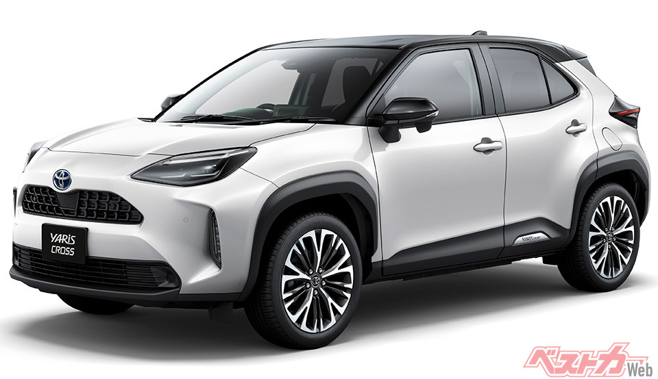 トヨタ ヤリスクロス HYBRID Z(2WD/ブラックマイカ×ホワイトパールクリスタルシャイン)〈オプション装着車〉(2020年8月発売開始時の公式画像より)