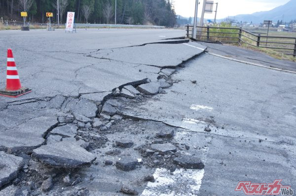 こんな時だからこそ落ち着いて対処したい adobe stock:tkyszk