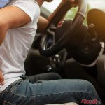腰痛持ちドライバー必見!! 「腰に優しい運転姿勢」とやるべきこと3選
